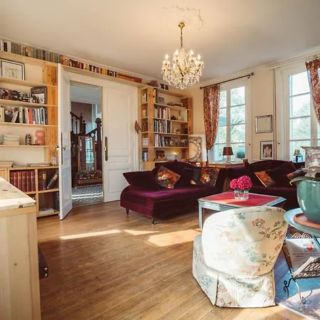 Oda ve Kahvaltı D'hotes Sarah - Chateau Le Bas Bleu 3*