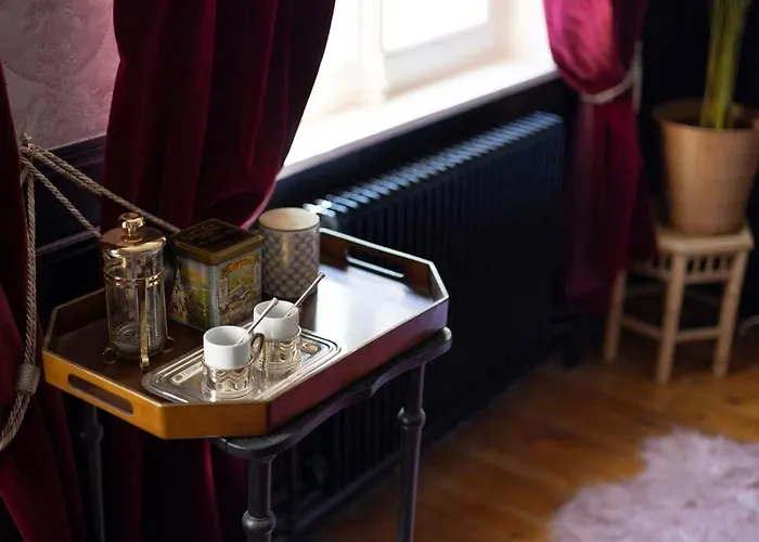 D'hotes Sarah - Chateau Le Bas Bleu Bed & Breakfast