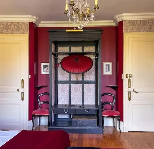 D'hotes Sarah - Chateau Le Bas Bleu 3*