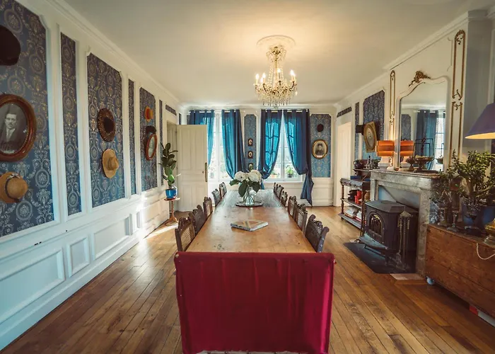 D'hotes Sarah - Chateau Le Bas Bleu 3*