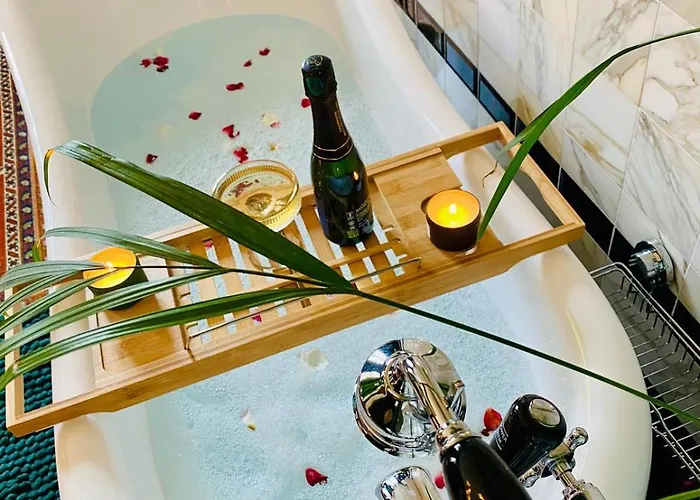 D'hotes Sarah - Chateau Le Bas Bleu Bed & Breakfast