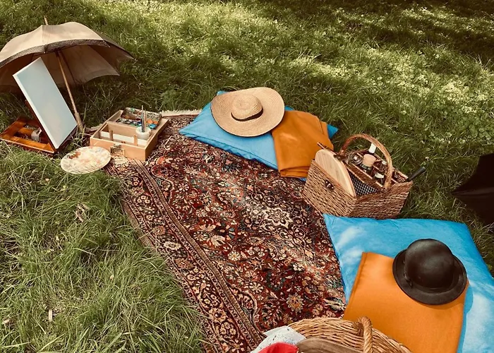 D'hotes Sarah - Chateau Le Bas Bleu 3*